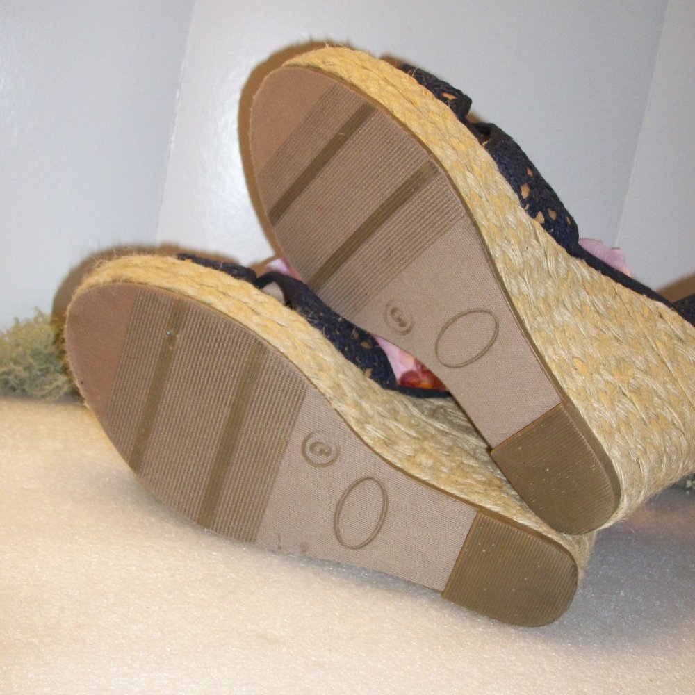 SOLD! CANDIE'S 9M Navy  Blue Espadrille Wedge Sandals 4.5" Heel NWOT - Picture 7 of 10